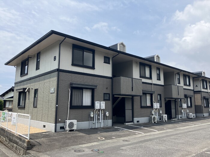シャルムi B棟の外観写真