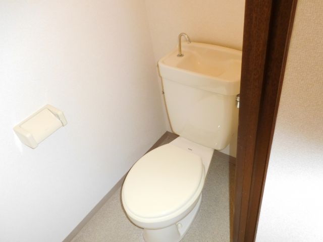シャルル高槻のトイレ写真