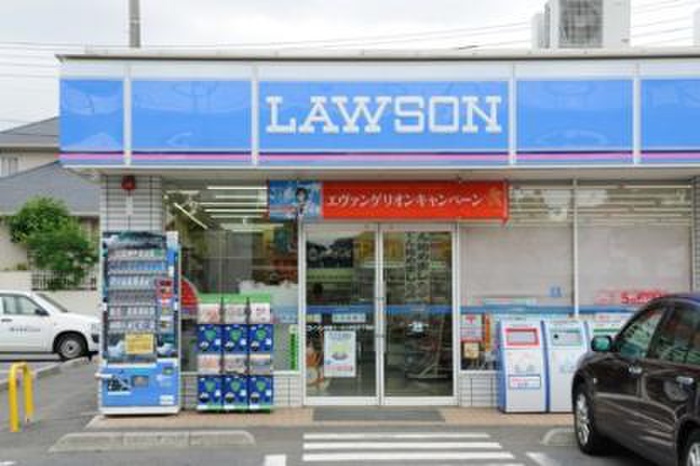 コンビニ　ローソン 横浜片倉四丁目店（コンビニ）まで51m