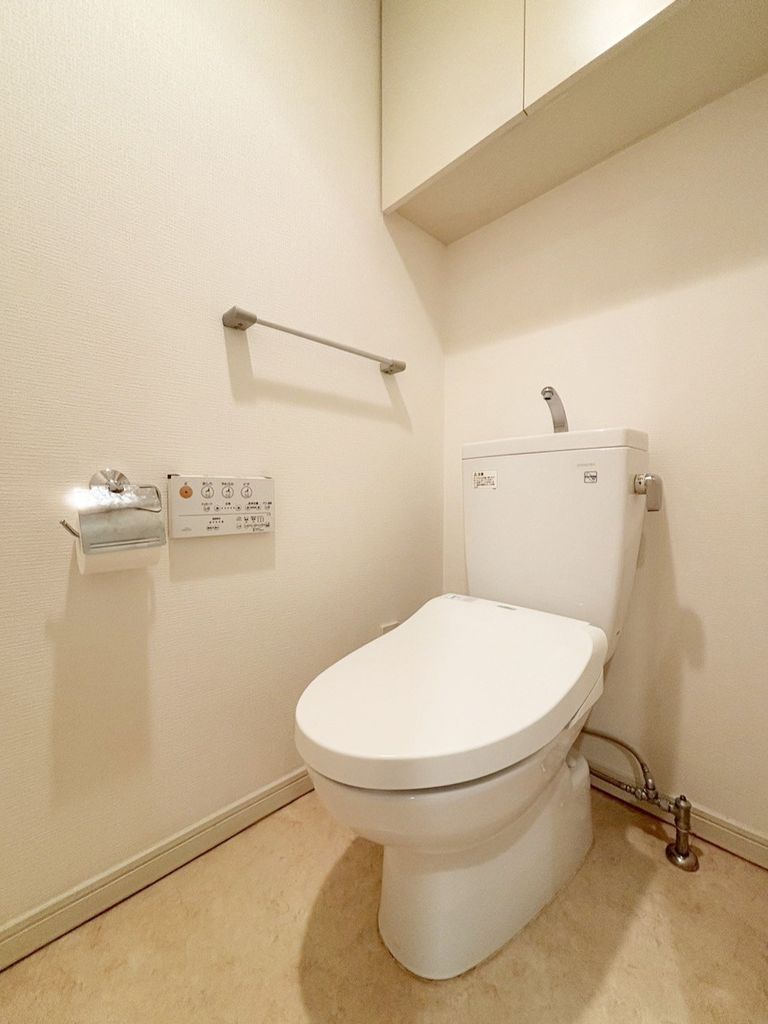 ＪＲ武蔵野線 新松戸駅 徒歩3分 11階建 築24年のトイレ写真