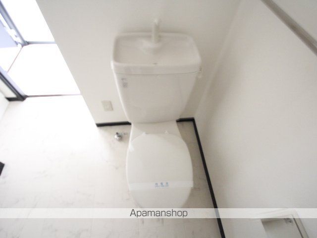 広島電鉄宇品線 市役所前駅 徒歩5分 11階建 築20年のトイレ写真