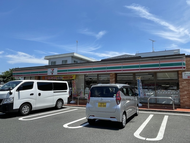 コンビニ　セブンイレブン八王子堀之内3丁目店（コンビニ）まで437m