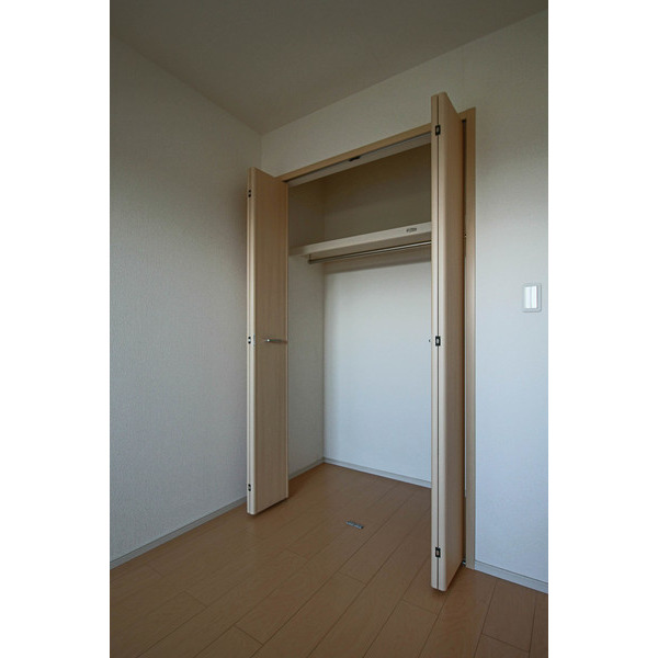 収納　同じ建物の別のお部屋