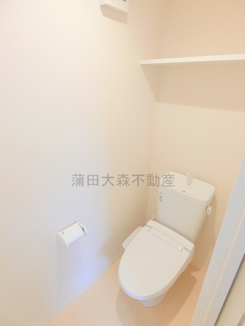 トイレ　温水洗浄便座付きのトイレ