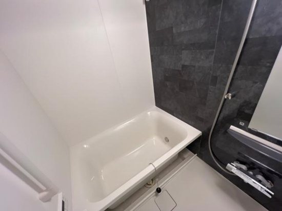 バス・シャワールーム　追炊き・浴室暖房換気乾燥機付き※写真は工事中のものです。