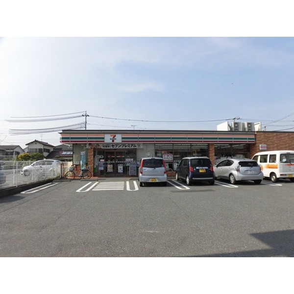 コンビニ　セブンイレブン日野税務署前店（コンビニ）まで133m