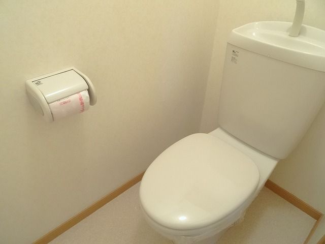 バ-ン・グロリアのトイレ写真