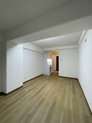 シャルマン築地明石町の居間写真