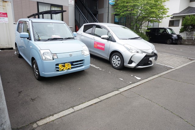 駐車場　駐車場は建物目の前です☆