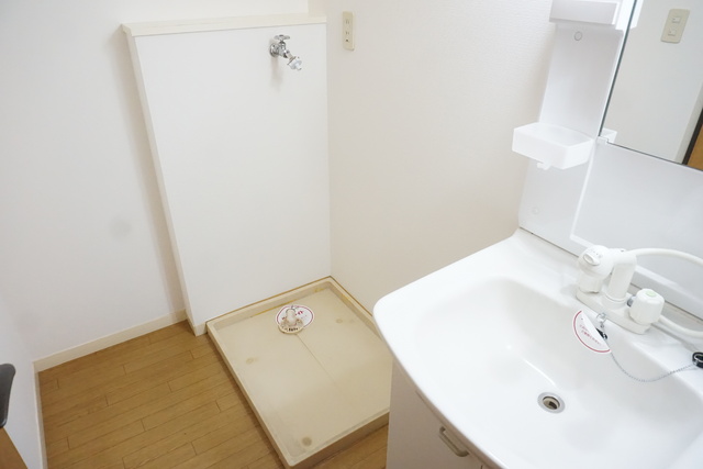 洗面設備　シャワー付き洗面台