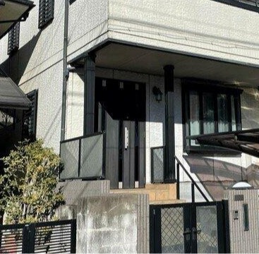 東京メトロ千代田線 代々木上原駅 徒歩10分 2階建 築30年の玄関写真