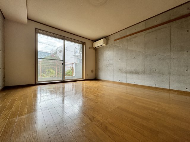 居室・リビング　開放感のあるゆったりとしたお部屋です♪