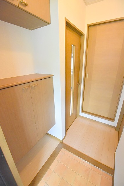 玄関　玄関（下駄箱）