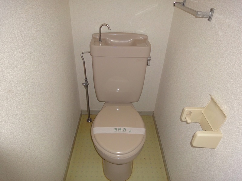 ＪＲ山陽本線 藤生駅 徒歩25分 2階建 築37年のトイレ写真