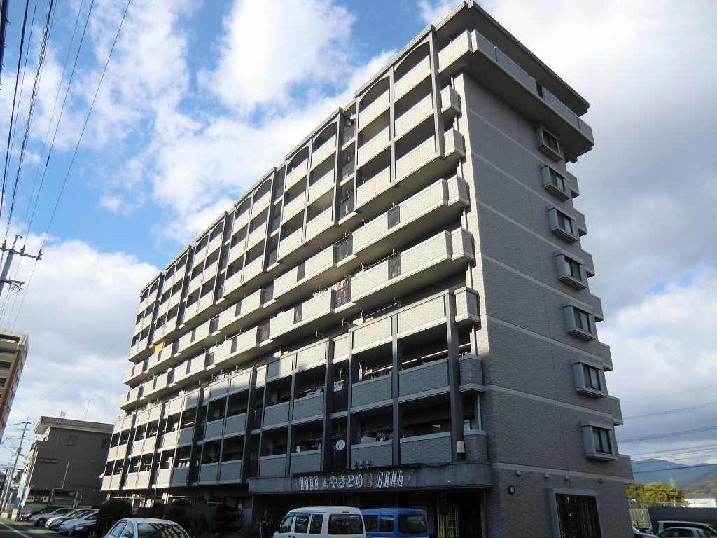 建物外観　西鉄筑紫駅そば。