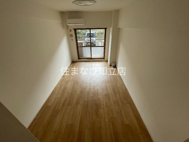 居室・リビング　同型別部屋写真