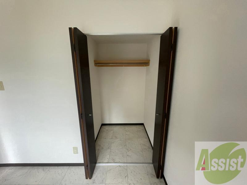 収納　寝室の収納です。部屋がすっきり片付きます。
