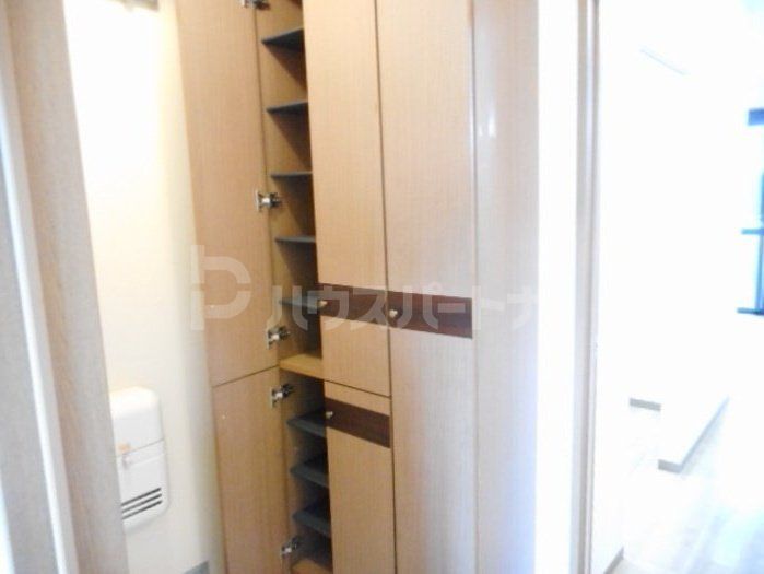 東京メトロ東西線 妙典駅 徒歩9分 3階建 築29年の玄関写真