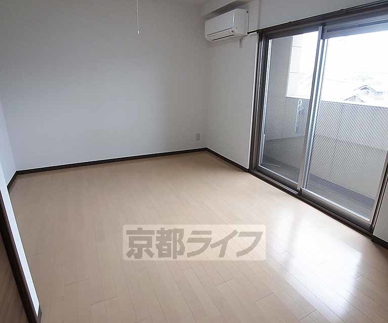 居室・リビング　きれいなお部屋ですね。