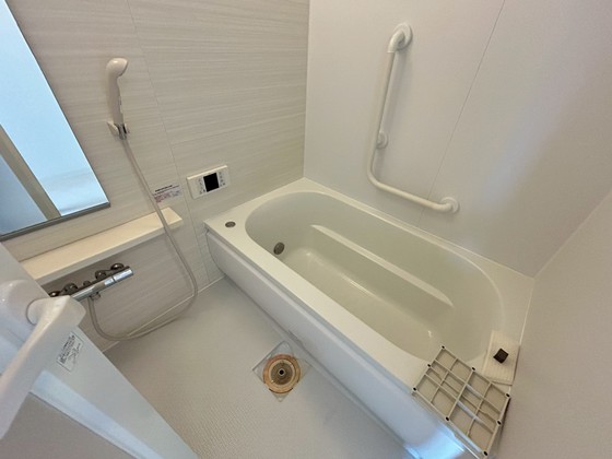 バス・シャワールーム　※別部屋の写真です