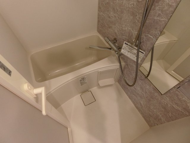 バス・シャワールーム　他のお部屋の参考写真となります。