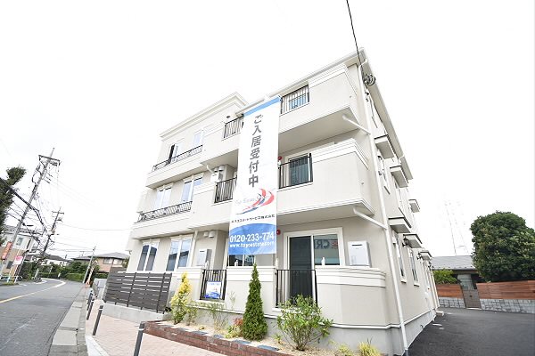 京王線 調布駅 バス乗車時間：12分 最寄りバス停で下車 徒歩4分 築6年