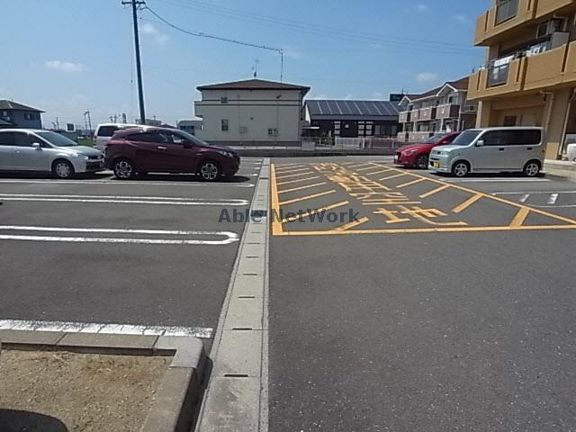 駐車場　駐車場