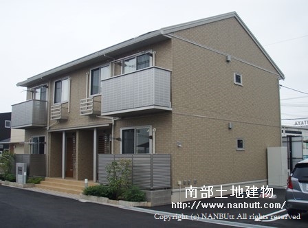 建物外観　2014年6月築の軽量鉄骨造☆