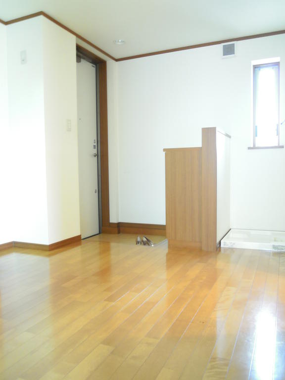 ウイスタリア市川南の居間写真