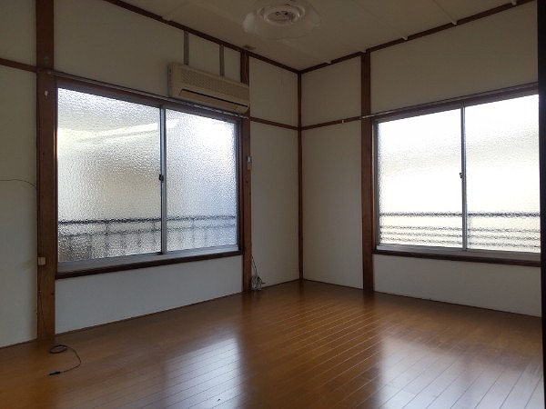 居室・リビング　最上階の角部屋の二面採光です！