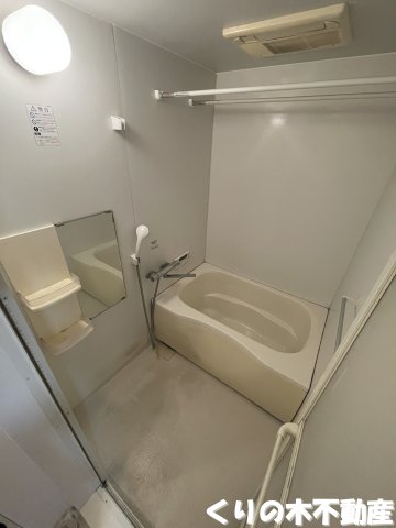 バス・シャワールーム　コンパクトで使いやすいお風呂です