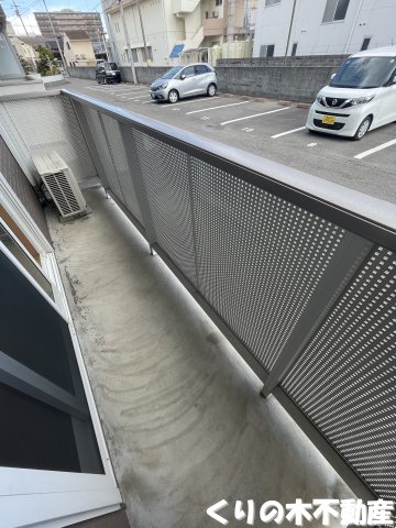 バルコニー　外からの目が気にならないバルコニーで洗濯物が干せます