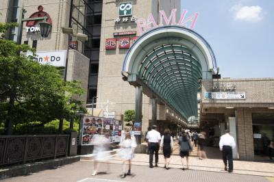 ショッピングセンター　飯田橋セントラルプラザラムラ（ショッピングセンター）まで379m