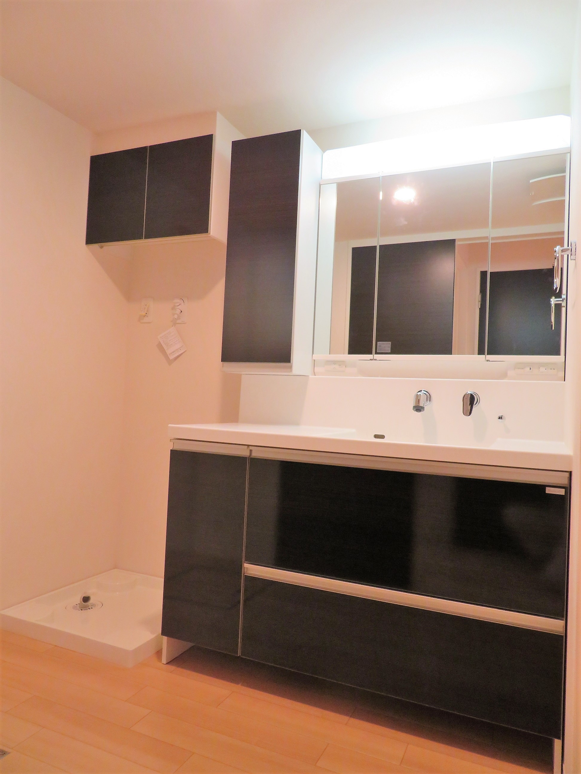 洗面設備　広々した洗面台♪