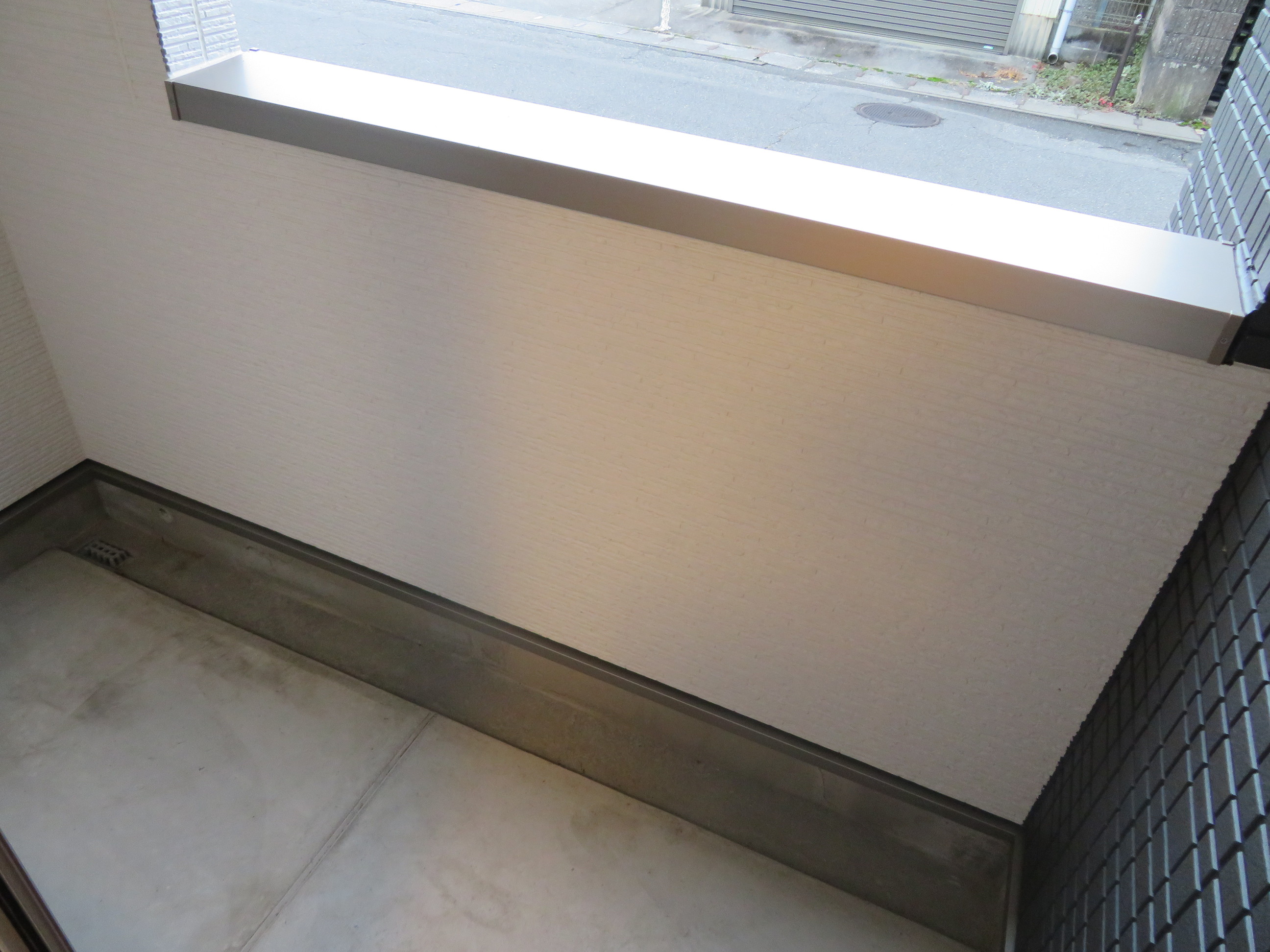 バルコニー　南面リビングで日当たり良好です。