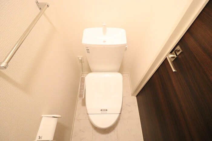 ＪＲ両毛線 前橋駅 徒歩12分 3階建 築5年のトイレ写真
