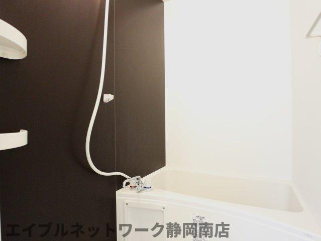 バス・シャワールーム　お風呂で日々の疲れを落としましょう