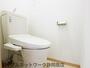 トイレ　落ち着いた色調のトイレです