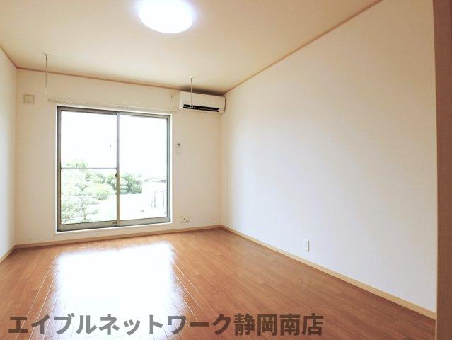 居室・リビング　使いやすい居間です