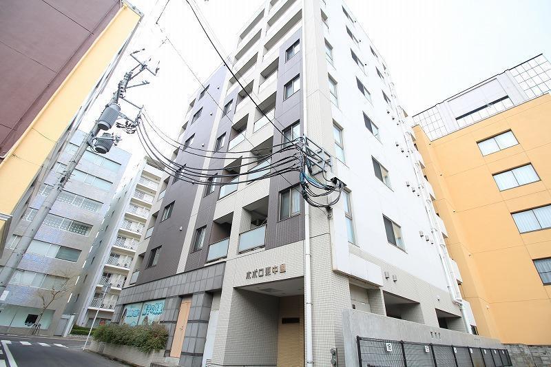 新潟市中央区東中通１番町のマンションの建物外観