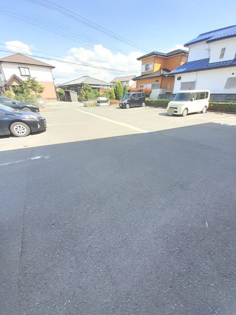 【大牟田市大字手鎌のアパートの駐車場】