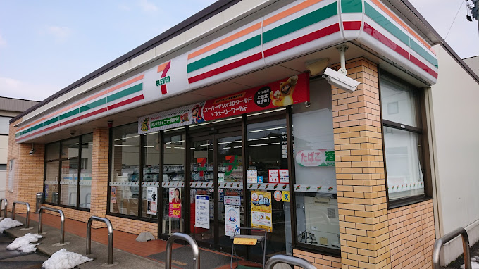 コンビニ　セブンイレブン野々市二日市店（コンビニ）まで371m