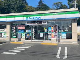 コンビニ　ファミリーマート早島南店（コンビニ）まで746m