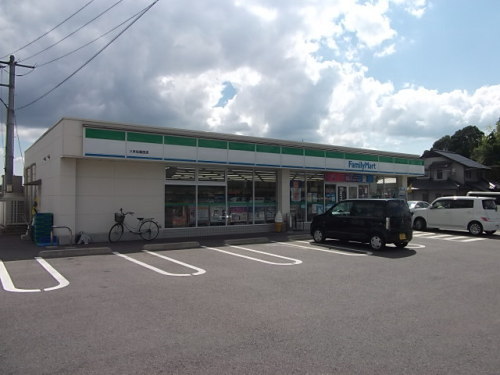 コンビニ　ファミリーマート八本松飯田店（コンビニ）まで190m