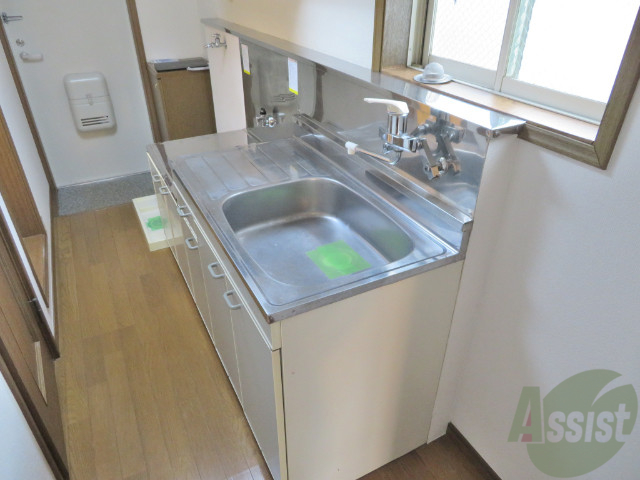 キッチン　キッチンはこちらです。十分な広さがございますね