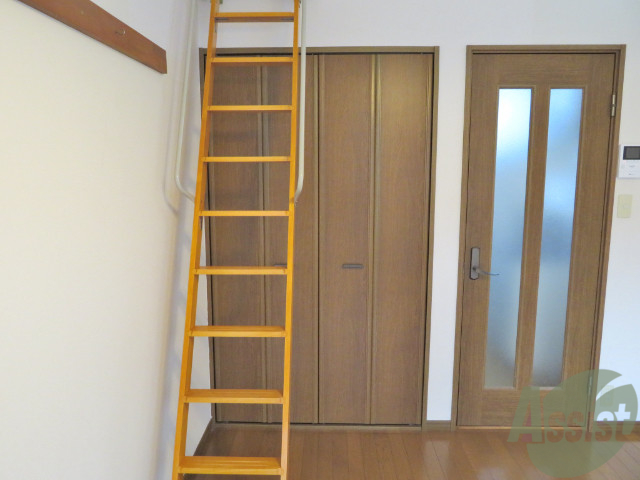 収納　収納はこちらです。高さも十分ございますね