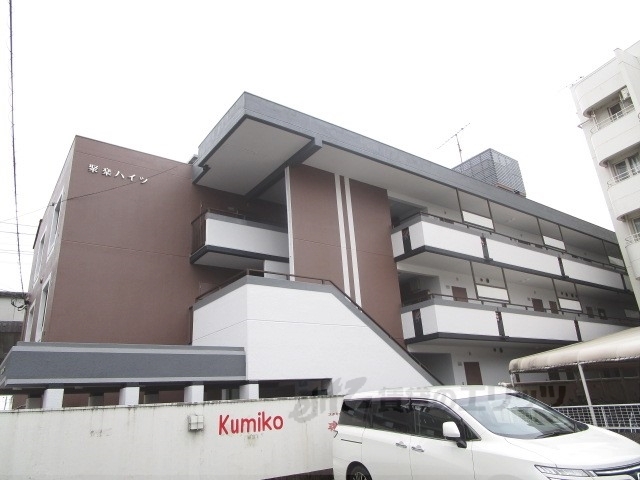京都市中京区西ノ京伯楽町のマンションの建物外観