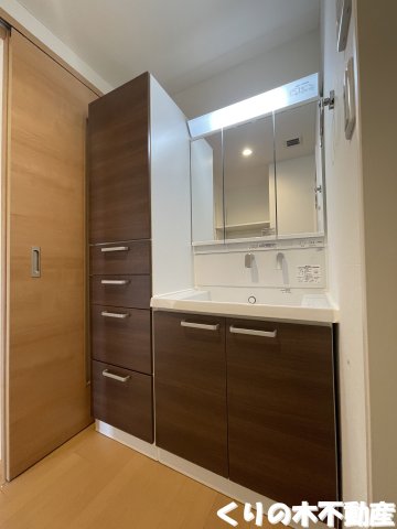 洗面設備　同タイプのお部屋の写真です（現況を優先致します）