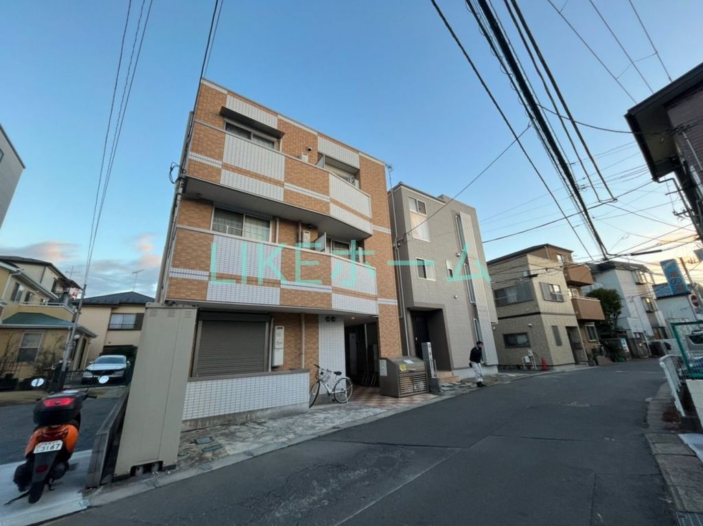 【船橋市東中山のマンションの建物外観】