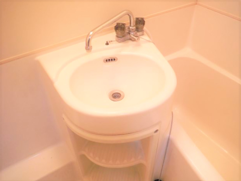 洗面設備　ゆったりとスペースのある洗面所